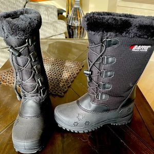 Bafta snow boots- size big kid 5. Barely worn.
